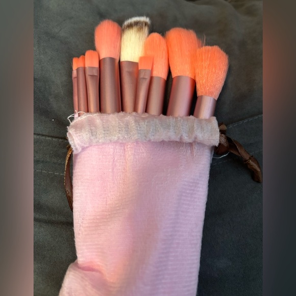 Makeup Brush Set - Picture 2 of 5